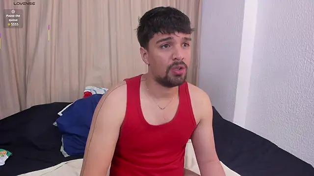 Snapshot of max_ed chatting on 06-12-26, 04:55 max ed online show from 06-12-26, 04:55