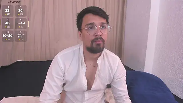 Snapshot of max_ed chatting on 06-29-26, 11:43 max ed online show from 06-29-26, 11:43