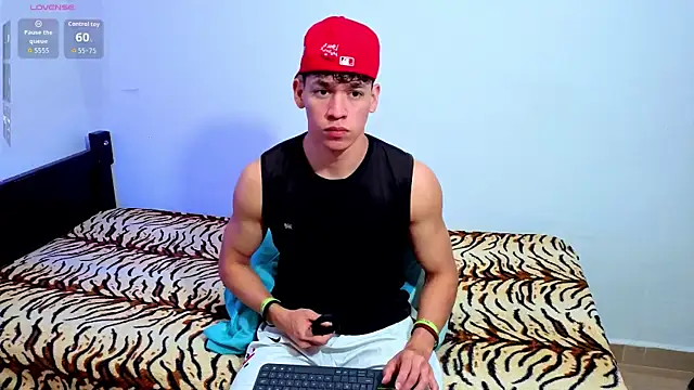 Luke Muscle online show from 06-13-26, 04:05