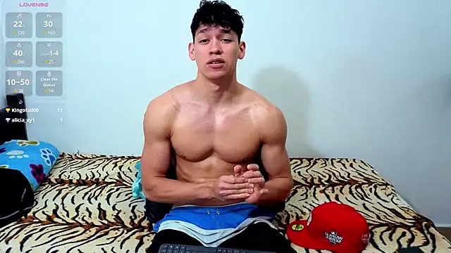 Luke Muscle online show from 06-20-26, 02:20
