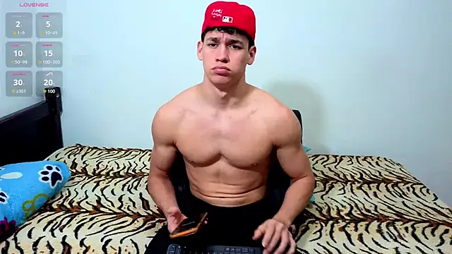 Luke Muscle online show from 06-23-26, 01:14