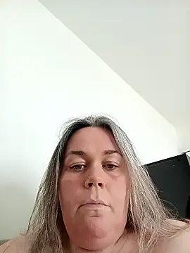 chattedebretagne online show from 06-21-26, 06:43