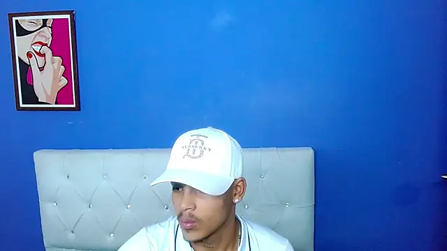 Snapshot of Angel_foxc13 chatting on 06-07-26, 03:21 Angel foxc13 online show from 06-07-26, 03:21
