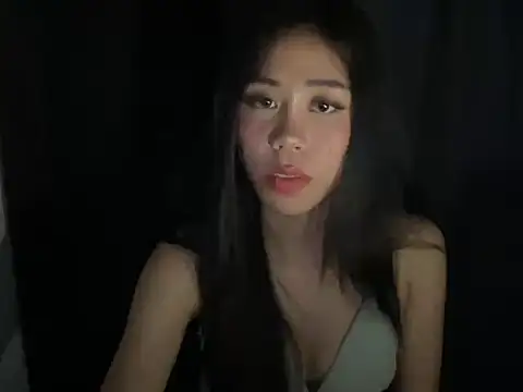 Snapshot of amberluiss chatting on 06-22-26, 10:23 amberluiss online show from 06-22-26, 10:23