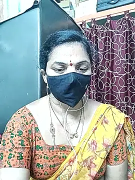 Snapshot of Leela_555 chatting on 06-17-26, 11:12 Leela 555 online show from 06-17-26, 11:12