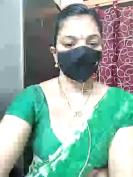 Snapshot of Leela_555 chatting on 06-19-26, 12:04 Leela 555 online show from 06-19-26, 12:04