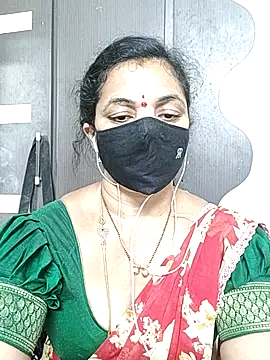 Snapshot of Leela_555 chatting on 06-19-26, 12:09 Leela 555 online show from 06-19-26, 12:09