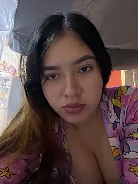 Snapshot of LuxuryCoupleX chatting on 05-23-26, 03:23 LuxuryCoupleX online show from 05-23-26, 03:23