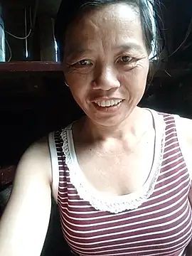 Snapshot of Elfledaa chatting on 07-13-26, 08:17 Elfledaa online show from 07-13-26, 08:17
