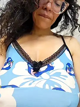 Snapshot of LUCI_LOVE chatting on 12-04-24, 11:41 LUCI LOVE online show from 12-04-24, 11:41