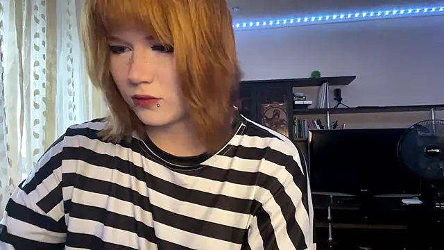 HelloKinki online show from 06-19-26, 03:49