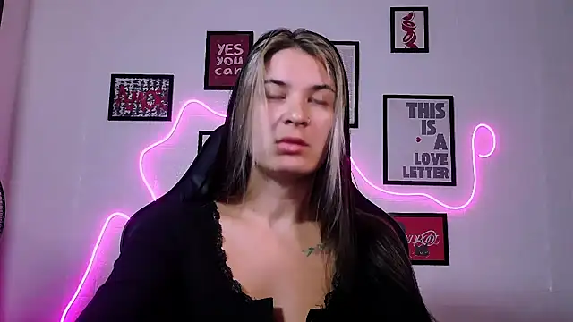 AlisaFrost online show from 06-01-26, 01:46