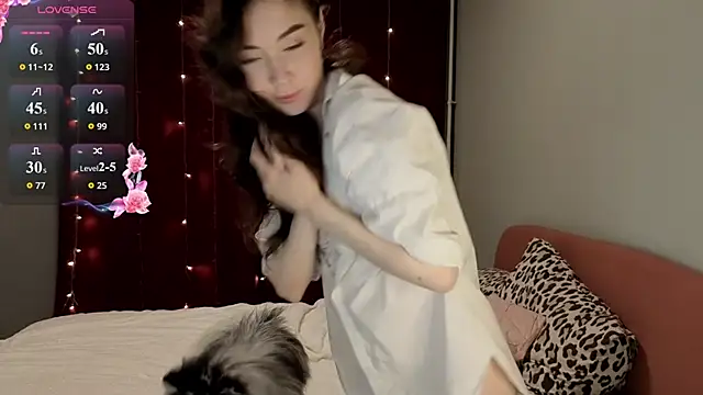 Snapshot of Kitty_Titti chatting on 06-19-26, 05:39 Kitty Titti online show from 06-19-26, 05:39