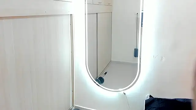 Snapshot of Chirs_Arthus chatting on 06-20-26, 10:45 Chirs Arthus online show from 06-20-26, 10:45