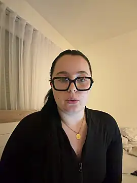 FemiNoir online show from 06-05-26, 10:37