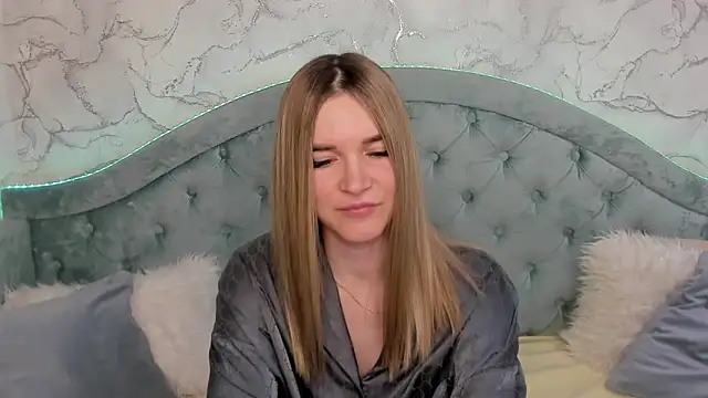 Snapshot of RoxyReignn chatting on 06-02-26, 10:34 RoxyReignn online show from 06-02-26, 10:34