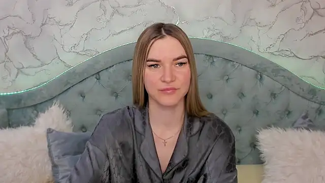 Snapshot of RoxyReignn chatting on 06-06-26, 11:31 RoxyReignn online show from 06-06-26, 11:31