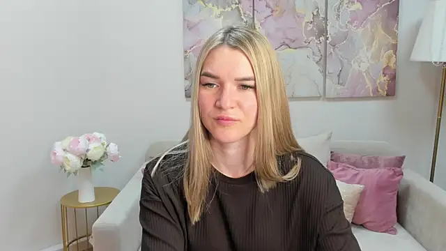 Snapshot of RoxyReignn chatting on 07-03-26, 09:10 RoxyReignn online show from 07-03-26, 09:10