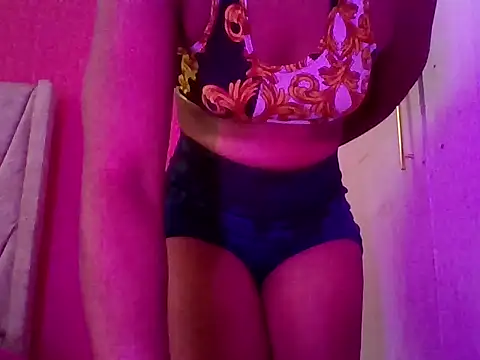 Snapshot of thaisleen chatting on 06-26-26, 05:01 thaisleen online show from 06-26-26, 05:01