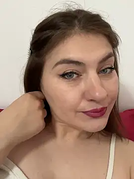 Snapshot of babyella13 chatting on 07-11-26, 11:46 babyella13 online show from 07-11-26, 11:46
