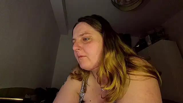 Snapshot of JessicaBake chatting on 06-18-26, 02:01 JessicaBake online show from 06-18-26, 02:01