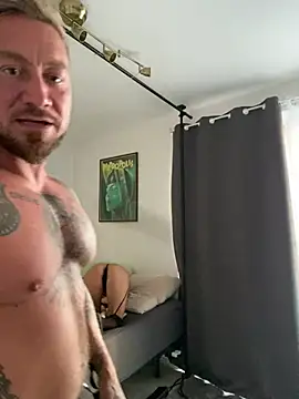 HotHotPursuit1 online show from 07-03-26, 06:58
