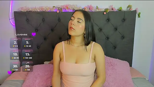 Zoe Queens online show from 07-10-26, 01:14
