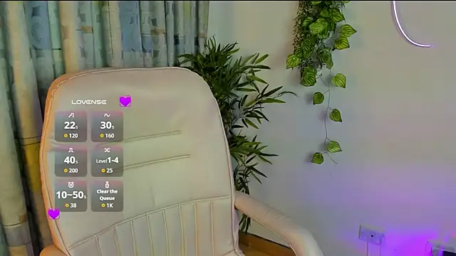 Zoe Queens online show from 07-13-26, 12:30