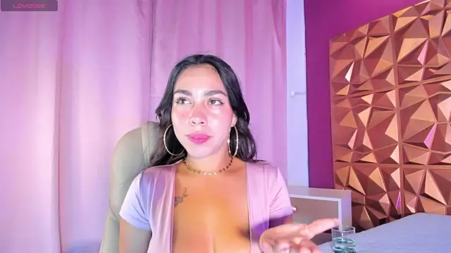 Snapshot of Mailynbusty chatting on 07-17-26, 01:07 Mailynbusty online show from 07-17-26, 01:07