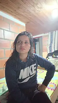 Snapshot of Marcella_single chatting on 06-10-26, 02:23 Marcella single online show from 06-10-26, 02:23