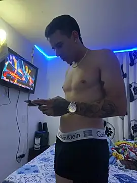 Snapshot of jhuan99 chatting on 06-27-26, 05:12 jhuan99 online show from 06-27-26, 05:12