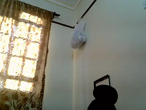 Snapshot of Queen-Emmy chatting on 06-02-26, 04:14 Queen-Emmy online show from 06-02-26, 04:14