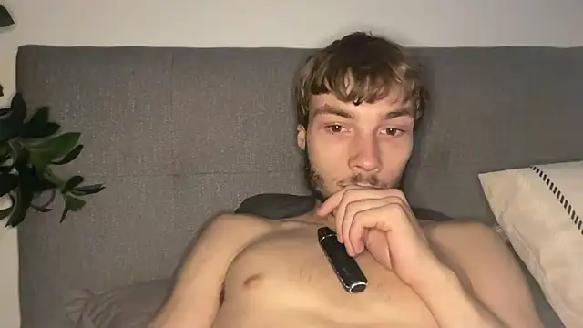 Snapshot of PrecededPolenta chatting on 06-25-26, 10:31 PrecededPolenta online show from 06-25-26, 10:31
