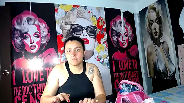 BaddieLuxe  online show from 05-26-26, 10:33
