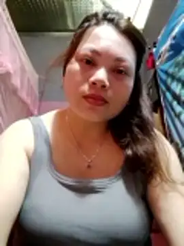 Snapshot of Qie_qir chatting on 05-27-26, 02:52 Qie qir online show from 05-27-26, 02:52