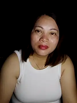 Snapshot of Qie_qir chatting on 06-17-26, 03:31 Qie qir online show from 06-17-26, 03:31