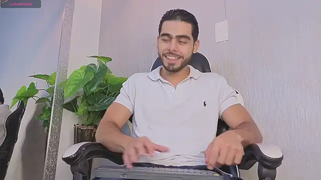 Snapshot of Jadiel_Stone chatting on 07-15-26, 12:21 Jadiel Stone online show from 07-15-26, 12:21