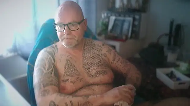 Snapshot of Tattooed_Dilf_01 chatting on 05-31-26, 08:54 Tattooed Dilf 01 online show from 05-31-26, 08:54