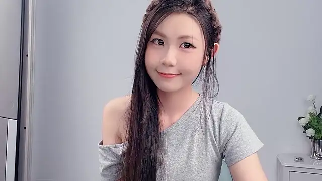 Snapshot of Rose_love69 chatting on 06-18-26, 12:20 Rose love69 online show from 06-18-26, 12:20