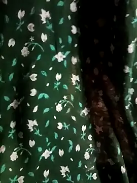 Snapshot of maliska-rani chatting on 06-18-26, 05:17 maliska-rani online show from 06-18-26, 05:17