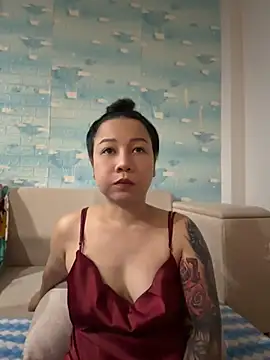 Snapshot of LINDA_HD chatting on 06-19-26, 12:42 LINDA HD online show from 06-19-26, 12:42