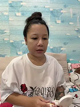 Snapshot of LINDA_HD chatting on 06-30-26, 01:34 LINDA HD online show from 06-30-26, 01:34