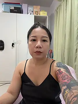 Snapshot of LINDA_HD chatting on 07-06-26, 01:30 LINDA HD online show from 07-06-26, 01:30