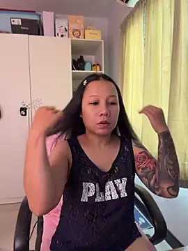 Snapshot of LINDA_HD chatting on 07-17-26, 03:02 LINDA HD online show from 07-17-26, 03:02