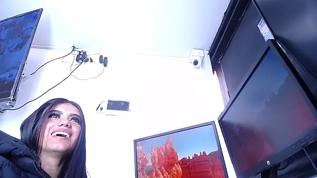 Snapshot of Shayla_Gray chatting on 06-12-26, 03:55 Shayla Gray online show from 06-12-26, 03:55
