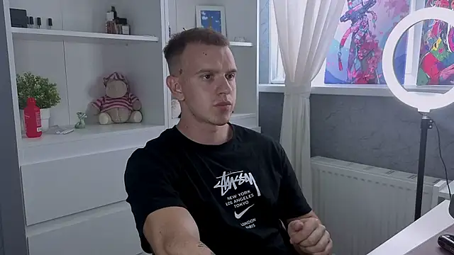 Snapshot of Max_Kunn chatting on 06-27-26, 12:22 Max Kunn online show from 06-27-26, 12:22