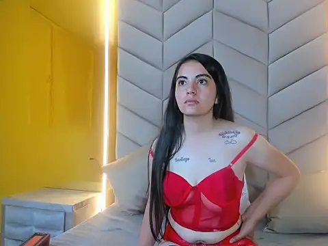 Snapshot of lauraura chatting on 05-26-26, 08:21 lauraura online show from 05-26-26, 08:21