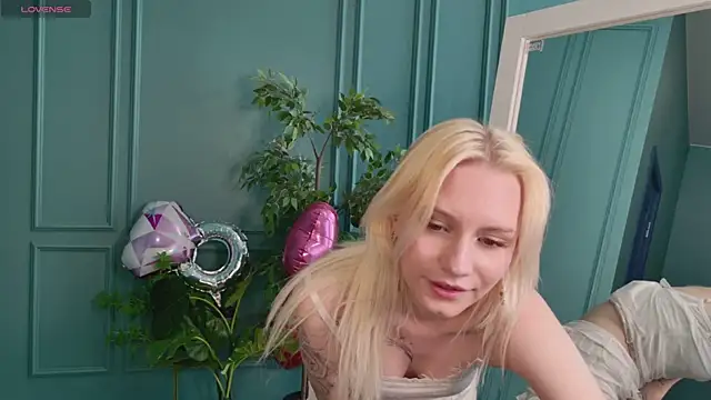 Snapshot of haleybooo chatting on 07-01-26, 12:07 haleybooo online show from 07-01-26, 12:07