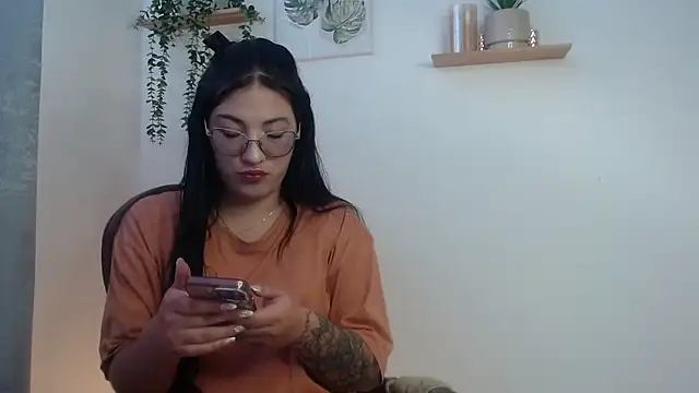 Snapshot of Leena_rose chatting on 07-30-26, 04:17 Leena rose online show from 07-30-26, 04:17