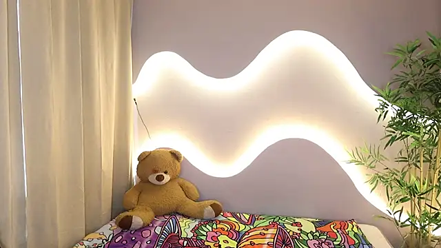 Millie Volturi online show from 07-11-26, 12:52